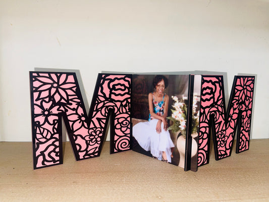 MOM Trifold Frame