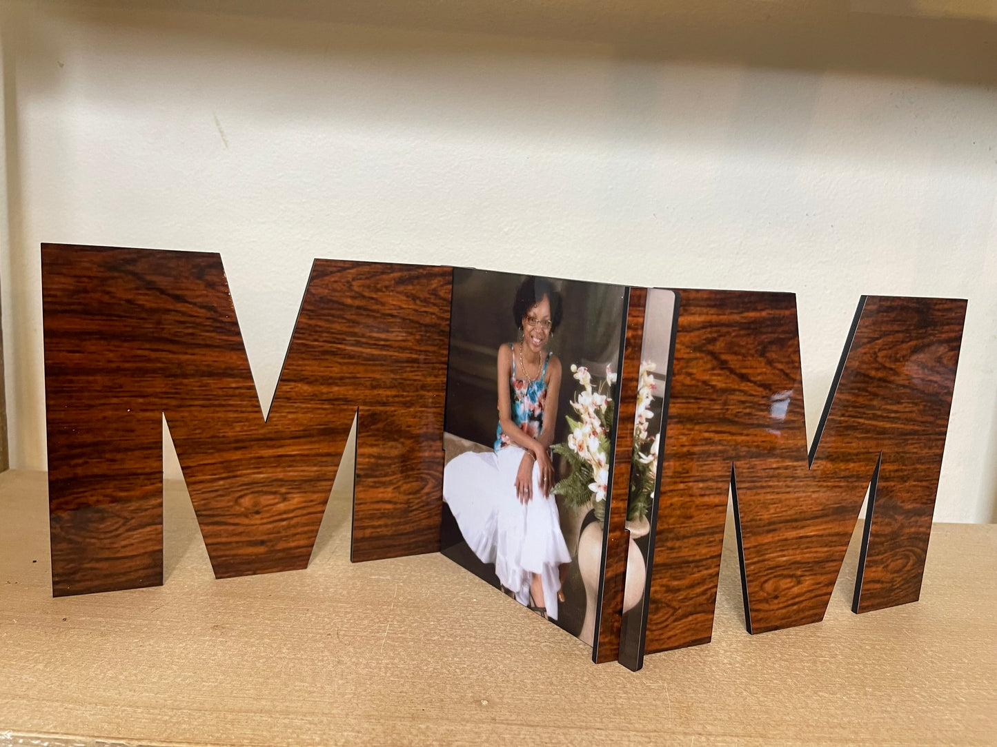 MOM Trifold Frame