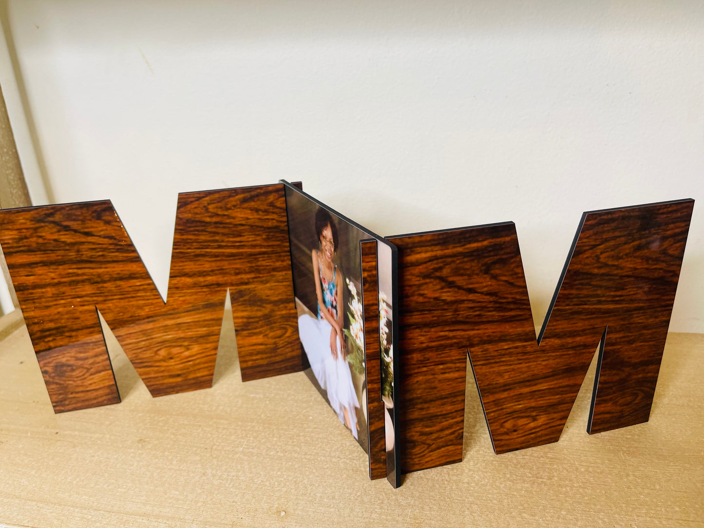 MOM Trifold Frame